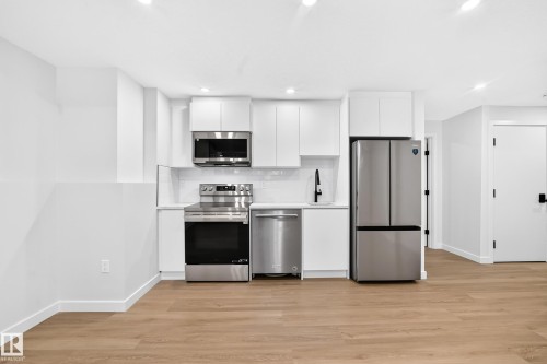 17816 94 Street Nw, Edmonton, AB - Indoor Photo Showing Kitchen With Stainless Steel Kitchen