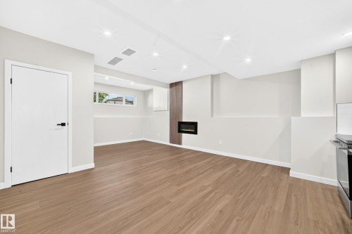 17816 94 Street Nw, Edmonton, AB - Indoor Photo Showing Other Room