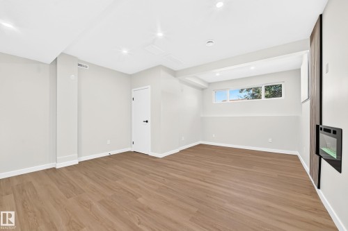 17816 94 Street Nw, Edmonton, AB - Indoor Photo Showing Other Room