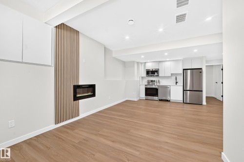 17816 94 Street Nw, Edmonton, AB - Indoor