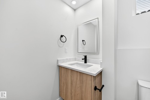17816 94 Street Nw, Edmonton, AB - Indoor Photo Showing Bathroom