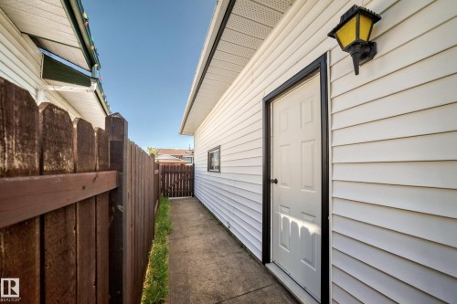17816 94 Street Nw, Edmonton, AB - Outdoor With Exterior