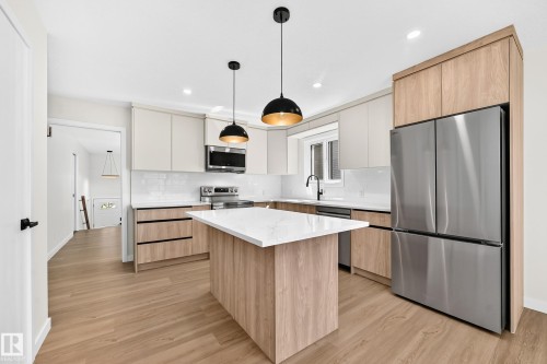 17816 94 Street Nw, Edmonton, AB - Indoor Photo Showing Kitchen With Stainless Steel Kitchen With Upgraded Kitchen
