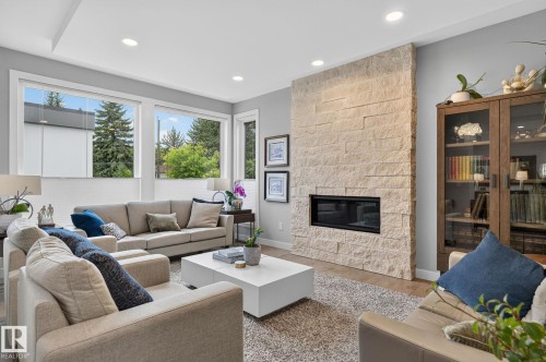14011 101 Avenue Nw, Edmonton, AB - Indoor Photo Showing Living Room With Fireplace