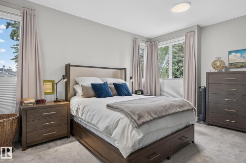 14011 101 Avenue Nw, Edmonton, AB - Indoor Photo Showing Bedroom