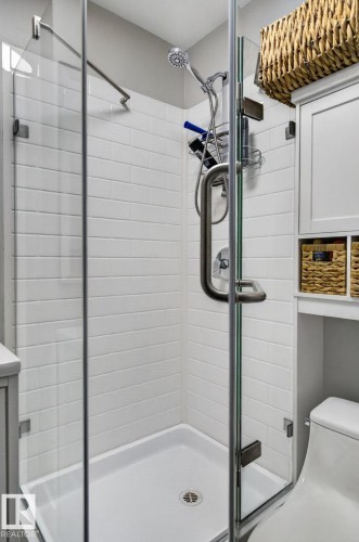 14011 101 Avenue Nw, Edmonton, AB - Indoor Photo Showing Bathroom