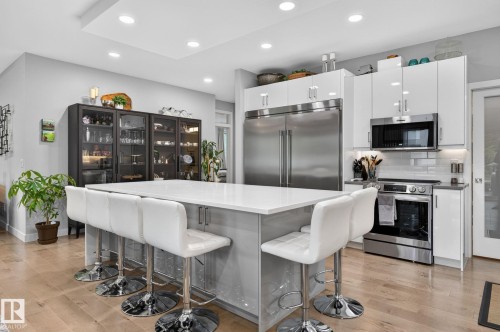 14011 101 Avenue Nw, Edmonton, AB - Indoor Photo Showing Kitchen With Upgraded Kitchen