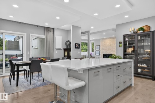 14011 101 Avenue Nw, Edmonton, AB - Indoor