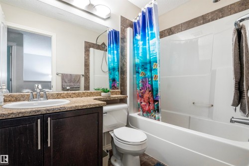 2627 29 Street Nw, Edmonton, AB - Indoor Photo Showing Bathroom