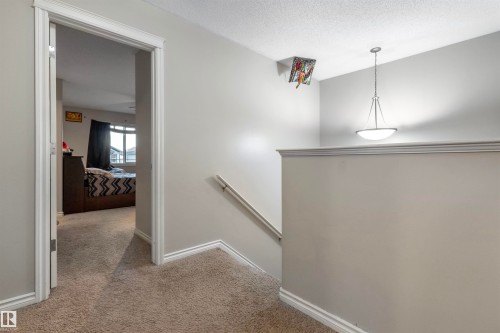 2627 29 Street Nw, Edmonton, AB - Indoor Photo Showing Other Room