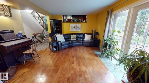76 Gariepy Crescent Nw, Edmonton, AB - Indoor
