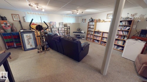 76 Gariepy Crescent Nw, Edmonton, AB - Indoor