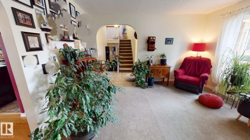 76 Gariepy Crescent Nw, Edmonton, AB - Indoor