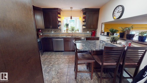 76 Gariepy Crescent Nw, Edmonton, AB - Indoor