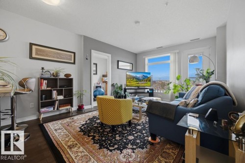 #433 5151 Windermere Bv Sw, Edmonton, AB - Indoor Photo Showing Living Room