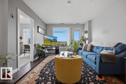 #433 5151 Windermere Bv Sw, Edmonton, AB - Indoor Photo Showing Living Room