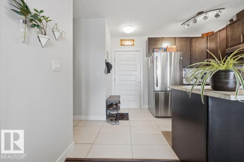 #433 5151 Windermere Bv Sw, Edmonton, AB - Indoor Photo Showing Kitchen