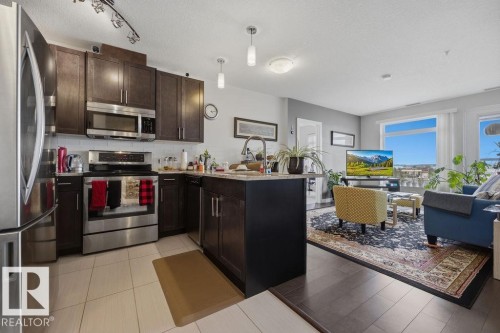 #433 5151 Windermere Bv Sw, Edmonton, AB - Indoor Photo Showing Kitchen