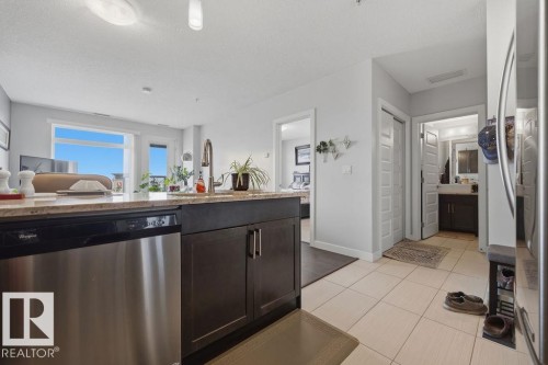 #433 5151 Windermere Bv Sw, Edmonton, AB - Indoor Photo Showing Kitchen