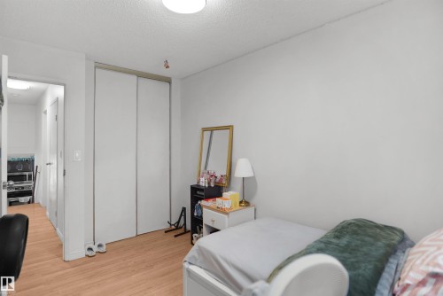 18322 71A Avenue Nw, Edmonton, AB - Indoor Photo Showing Bedroom