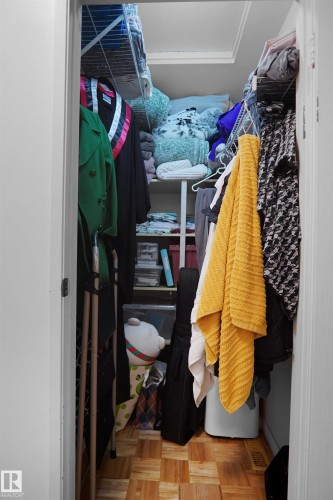 18322 71A Avenue Nw, Edmonton, AB - Indoor With Storage