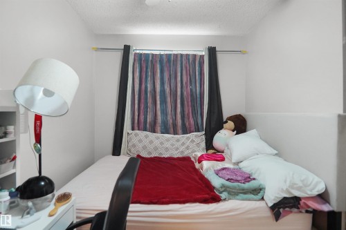18322 71A Avenue Nw, Edmonton, AB - Indoor Photo Showing Bedroom