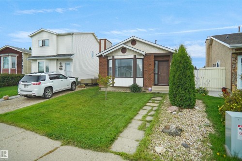 18322 71A Avenue Nw, Edmonton, AB - Outdoor