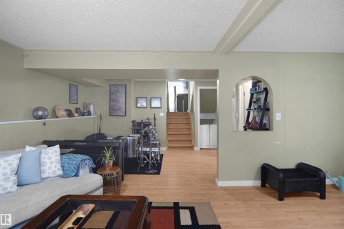 18322 71A Avenue Nw, Edmonton, AB - Indoor