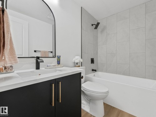#10 13833 30 St Nw, Edmonton, AB - Indoor Photo Showing Bathroom