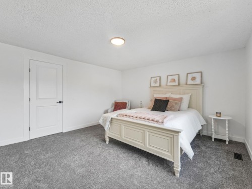 #10 13833 30 St Nw, Edmonton, AB - Indoor Photo Showing Bedroom