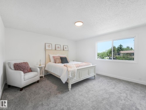 #10 13833 30 St Nw, Edmonton, AB - Indoor Photo Showing Bedroom