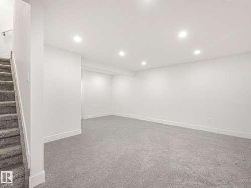#10 13833 30 St Nw, Edmonton, AB - Indoor Photo Showing Other Room