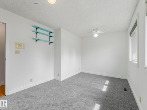 4512 20A Avenue Nw, Edmonton, AB - Indoor Photo Showing Other Room