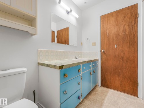 4512 20A Avenue Nw, Edmonton, AB - Indoor Photo Showing Bathroom