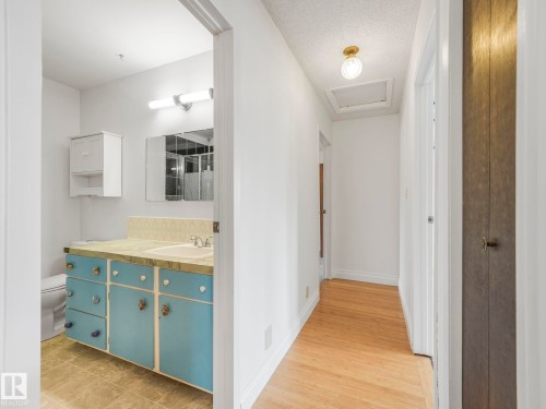 4512 20A Avenue Nw, Edmonton, AB - Indoor Photo Showing Other Room