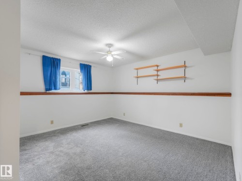 4512 20A Avenue Nw, Edmonton, AB - Indoor Photo Showing Garage