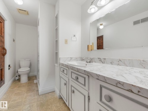 4512 20A Avenue Nw, Edmonton, AB - Indoor Photo Showing Bathroom