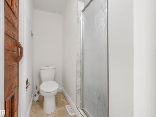 4512 20A Avenue Nw, Edmonton, AB - Indoor Photo Showing Bathroom