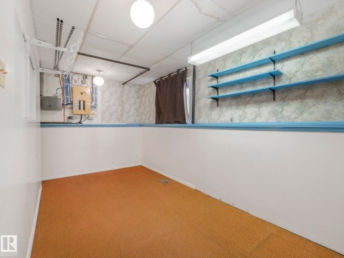 4512 20A Avenue Nw, Edmonton, AB - Indoor Photo Showing Other Room