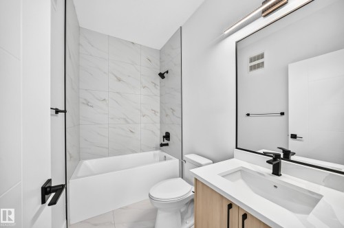 77 Elliott Wynd, Fort Saskatchewan, AB - Indoor Photo Showing Bathroom