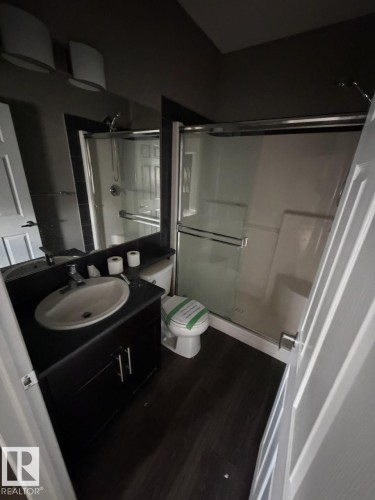 #21 6520 2 Av Sw, Edmonton, AB - Indoor Photo Showing Bathroom