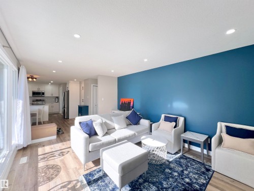 4235 147 Street Nw, Edmonton, AB - Indoor Photo Showing Living Room
