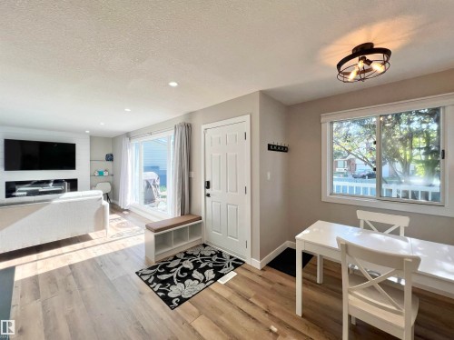 4235 147 Street Nw, Edmonton, AB - Indoor