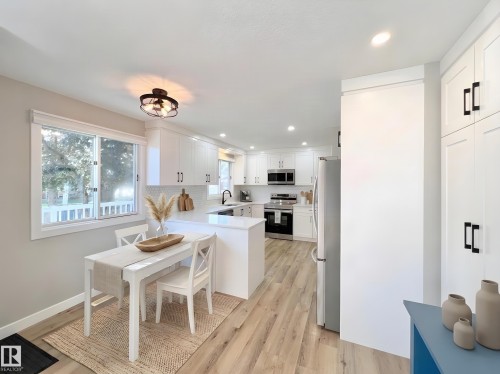 4235 147 Street Nw, Edmonton, AB - Indoor
