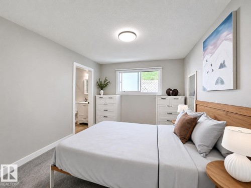 4235 147 Street Nw, Edmonton, AB - Indoor Photo Showing Bedroom