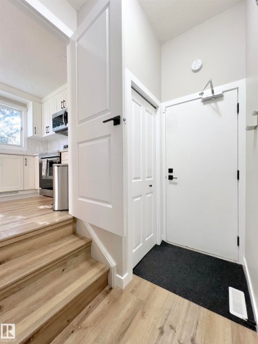 4235 147 Street Nw, Edmonton, AB - Indoor Photo Showing Other Room