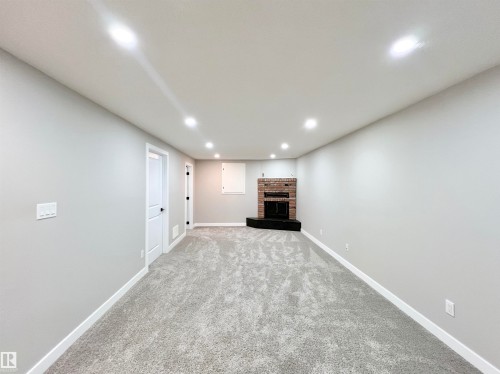 4235 147 Street Nw, Edmonton, AB - Indoor