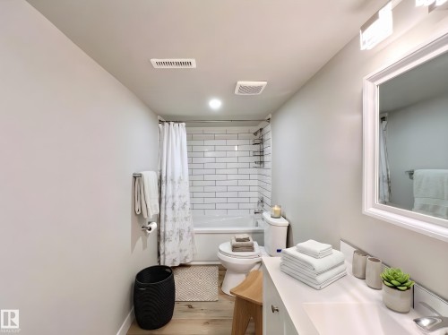 4235 147 Street Nw, Edmonton, AB - Indoor Photo Showing Bathroom