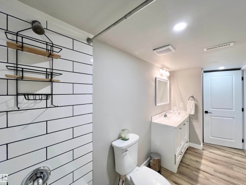 4235 147 Street Nw, Edmonton, AB - Indoor