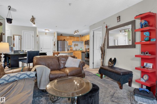 #221 245 Edwards Dr Sw, Edmonton, AB - Indoor Photo Showing Living Room